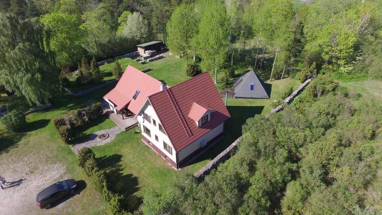 Bed and Breakfast Keldrimaee Kuelalistemaja Hiiumaa Esterno foto